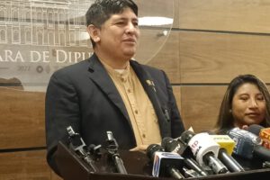 Cabildo en El Alto salvó al MAS de derechizarse