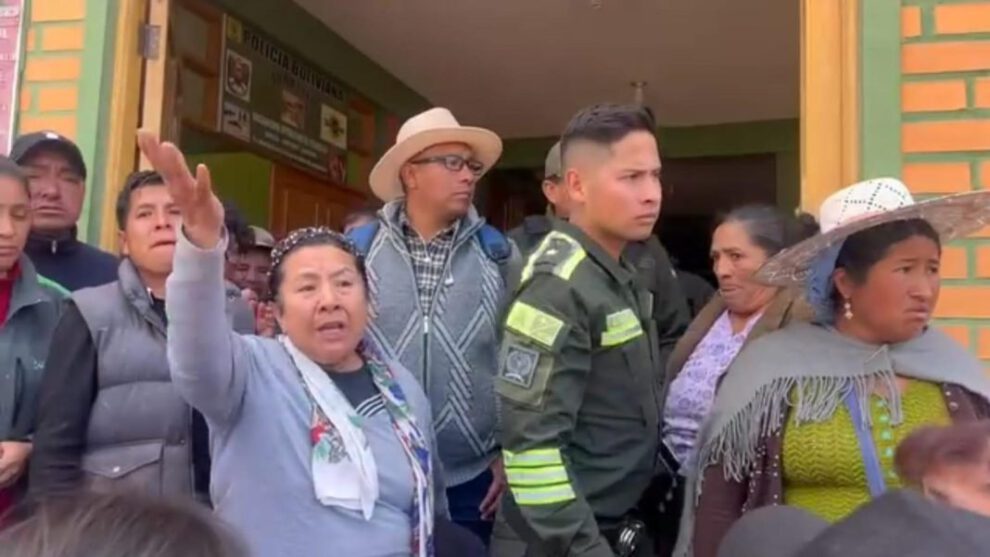 La comunidad educativa defiende al sospechoso de agresión sexual en Uncía