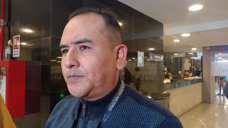 Daniel Rojas critica sometimiento legisladores