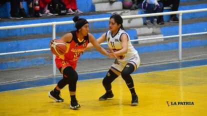 Alemán y Uriona se enfrentan en partido clave de la Libofem