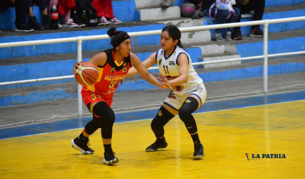 Alemán y Uriona se enfrentan en partido clave de la Libofem