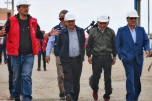 Gobernadores de Oruro, Cochabamba y Chuquisaca visitan el Puerto Seco