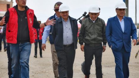 Gobernadores de Oruro, Cochabamba y Chuquisaca visitan el Puerto Seco