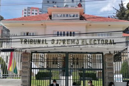 Renovación de directivas políticas por el TSE