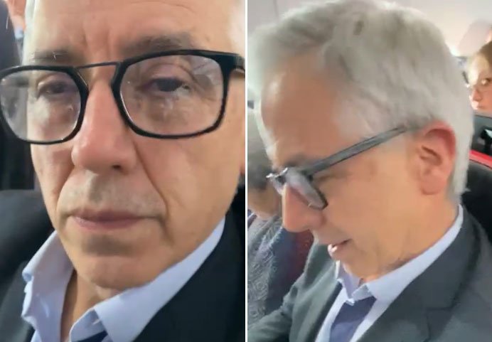 Álvaro García Linera durante un vuelo de aerolínea