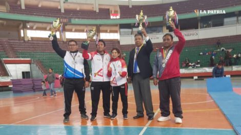 Delegación Oruro karate en el nacional de karate