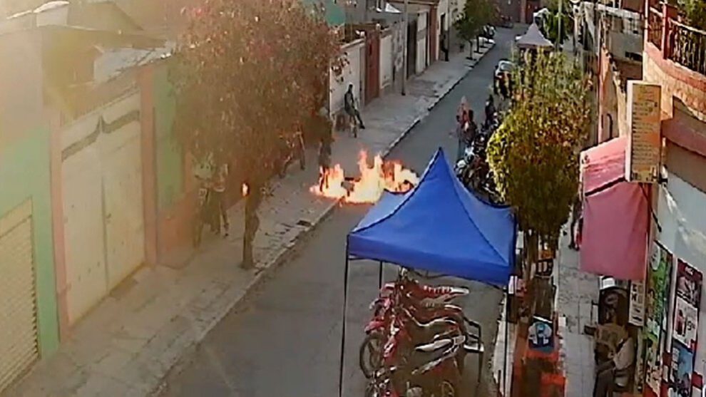 Menor sufre quemaduras tras incidente con fuego en taller de motos en Cochabamba
