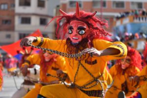 Entrada Folklórica Universitaria 2023 en Oruro