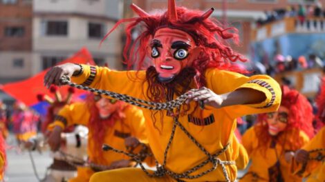 Entrada Folklórica Universitaria 2023 en Oruro