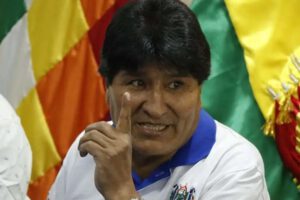 Evo Morales critica gestión de Arce