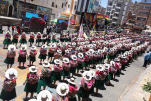 Oruro se llena de música y tradición en el Festival de la Sikuriada Boliviana