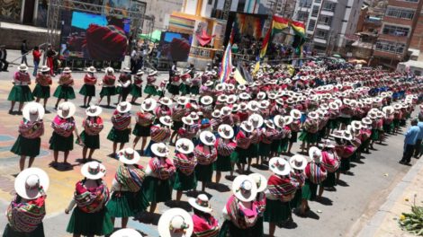 Oruro se llena de música y tradición en el Festival de la Sikuriada Boliviana