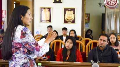 Prevención de embarazos adolescentes en Oruro