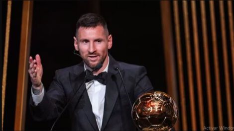 Lionel Messi con su octavo Balón de Oro