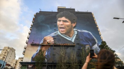 Diego Armando Maradona en su cumpleaños 63