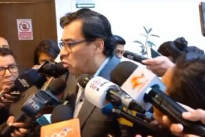 Presidente de Diputados pide disculpas tras incidente verbal