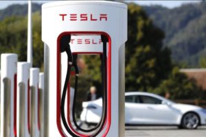 Estación de recarga de Tesla en Dietikon