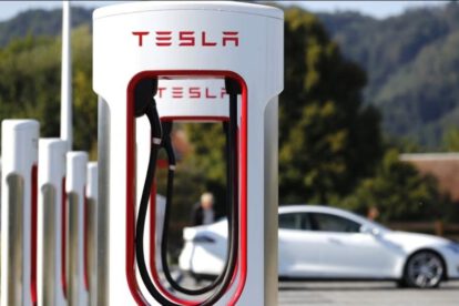 Estación de recarga de Tesla en Dietikon