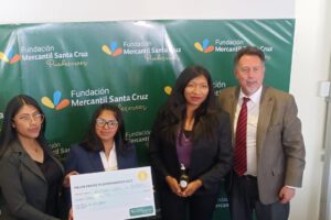 Banco Mercantil Santa Cruz premia a jóvenes emprendedores