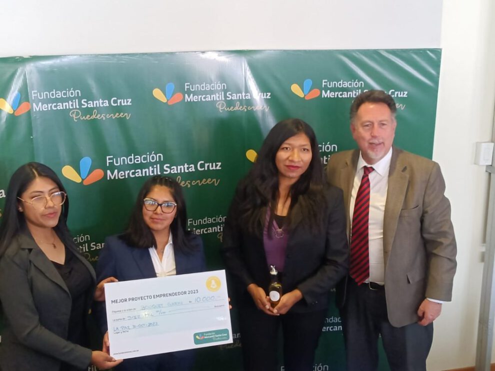 Banco Mercantil Santa Cruz premia a jóvenes emprendedores