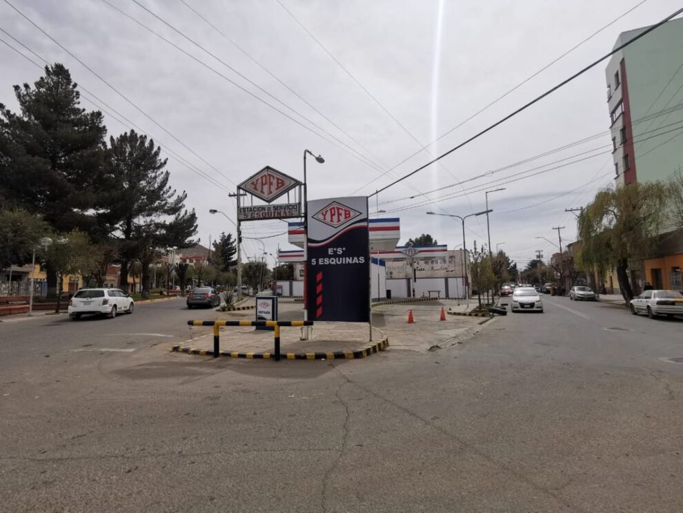 Abastecimiento de diésel y gasolina en Oruro