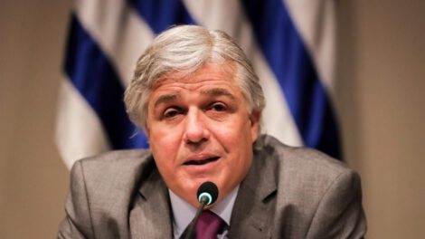 Renuncia del canciller de Uruguay, Francisco Bustillo