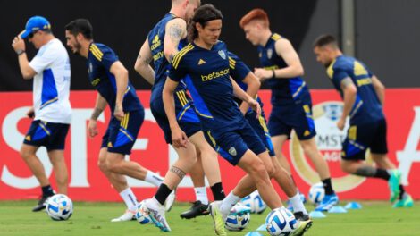El jugador Edinson Cavani durante un entrenamiento del equipo de Boca Juniors en la Copa Libertadores