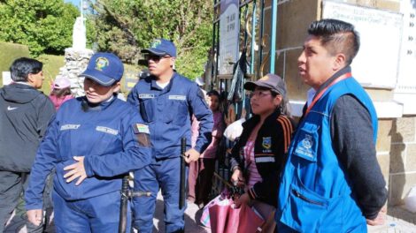 Restricciones en cementerios durante el feriado de Todos Santos