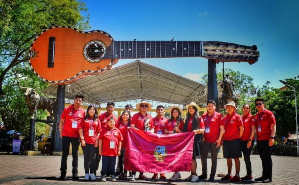 Oruro dice presente en el Festival del Charango Aiquile 2023