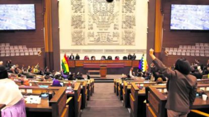 Alianza entre renovadores del MAS y oposición en la Asamblea Legislativa