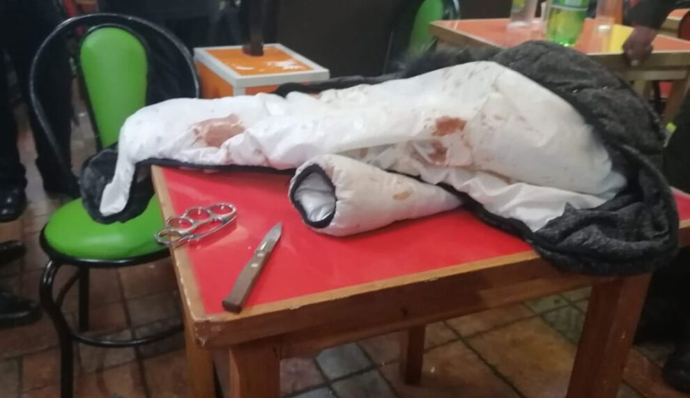 Arrestan a hombre con antecedentes por asesinato en bar clandestino de La Paz