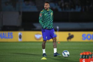 Neymar alta médica tras intervención quirúrgica en la rodilla