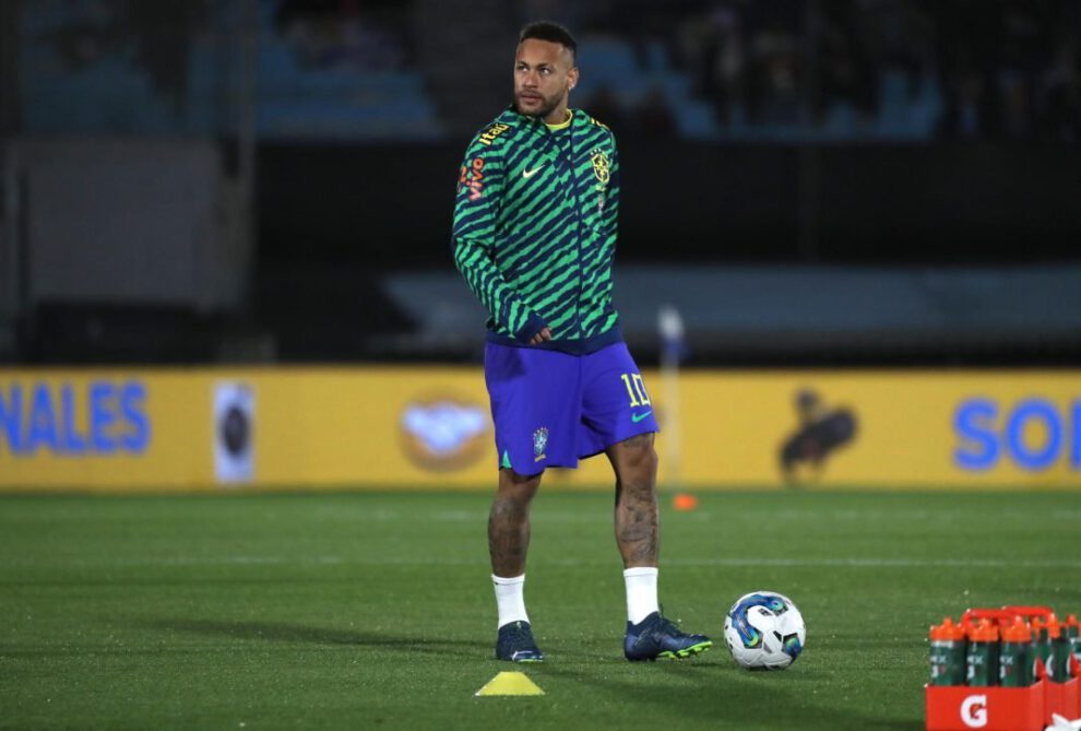 Neymar alta médica tras intervención quirúrgica en la rodilla
