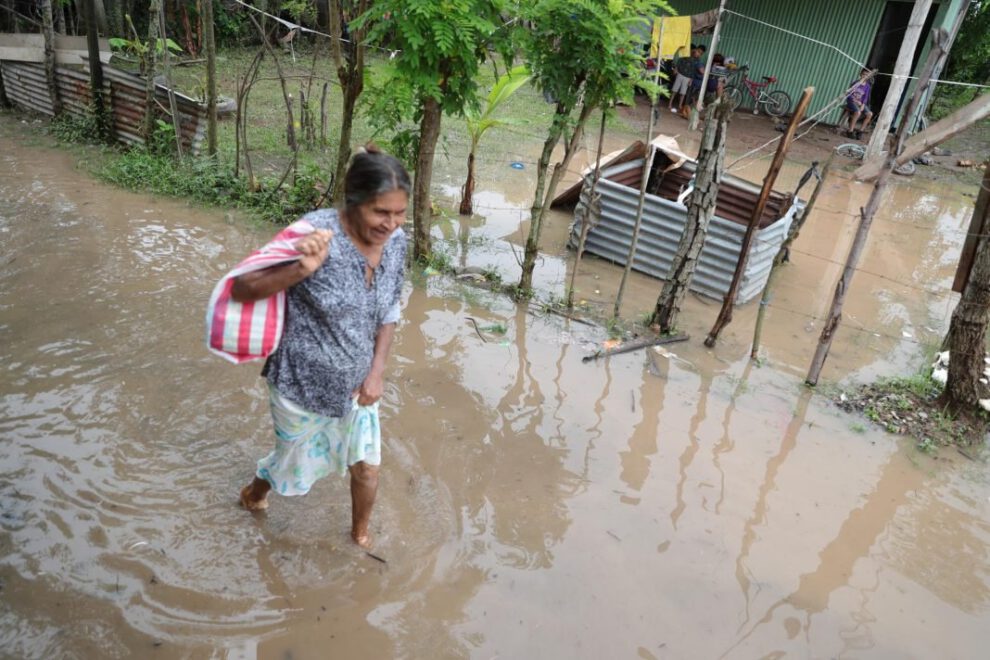 Inundaciones en Honduras afectan a miles de personas