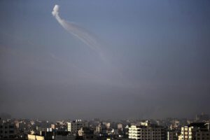 Devastación en Gaza: Más de 9.700 muertos y 24.800 heridos