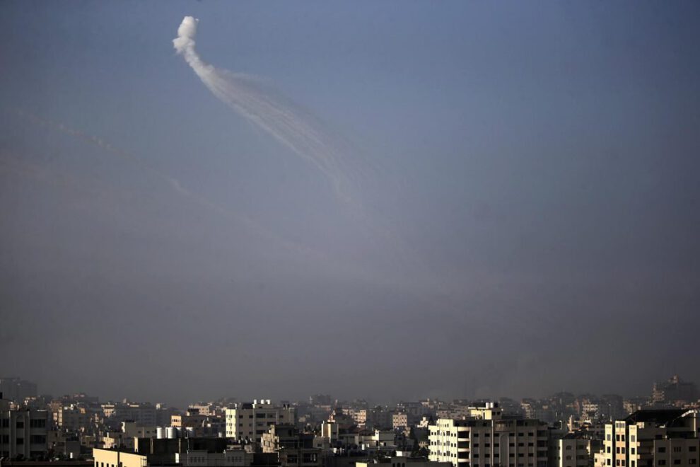 Devastación en Gaza: Más de 9.700 muertos y 24.800 heridos