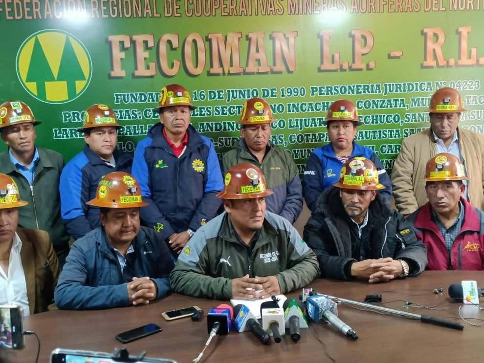 Cooperativas mineras de La Paz marchan contra el Gobierno