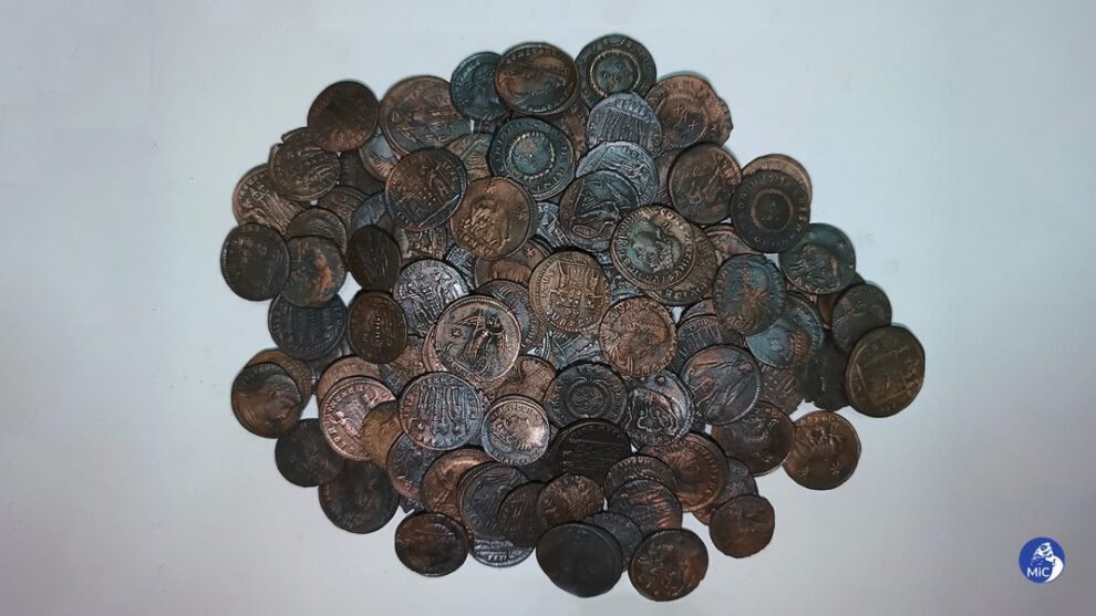 Hallazgo de monedas de bronce del siglo IV en aguas italianas