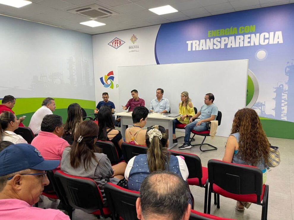 Cisterneros suspenden bloqueos tras acuerdo con YPFB
