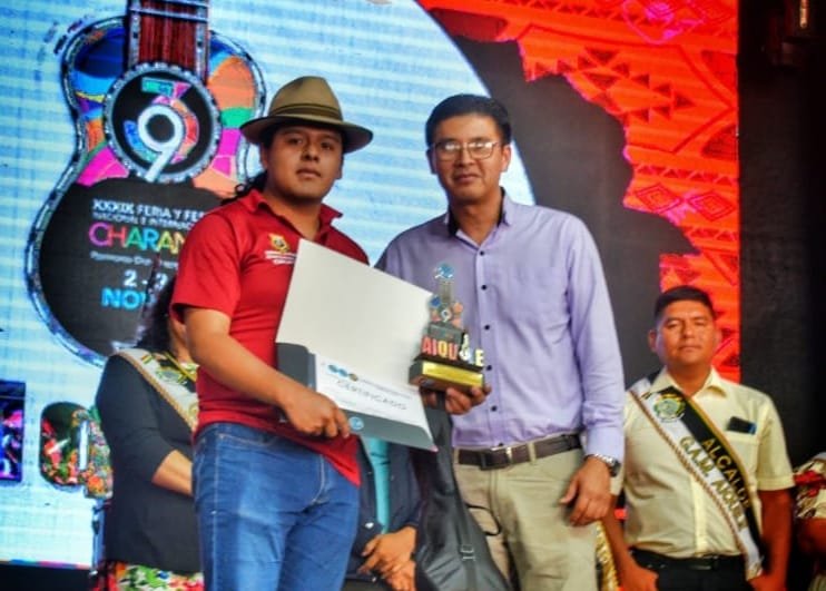 Delegación orureña logra premios en el Festival del Charango Aiquile 2023