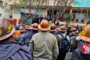 Mineros cooperativistas protestan por restricciones en el Parque Madidi