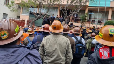 Mineros cooperativistas protestan por restricciones en el Parque Madidi