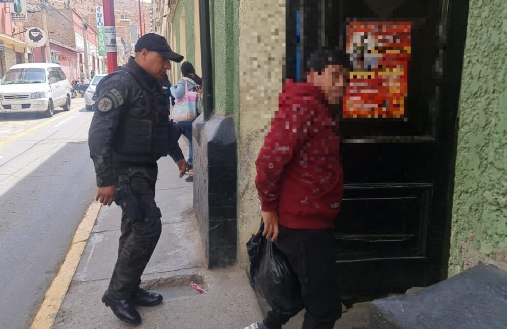 Capturan a bebedor consuetudinario que hirió con una navaja en el cuello a su compañero