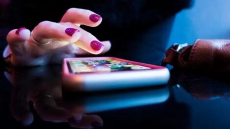 Uso del celular y ansiedad en la era digital