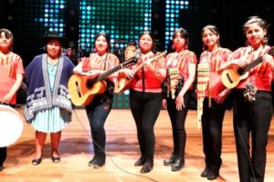 Premiación a las ganadoras del primer lugar en el Festival de Canto Social Abya Yala 2023