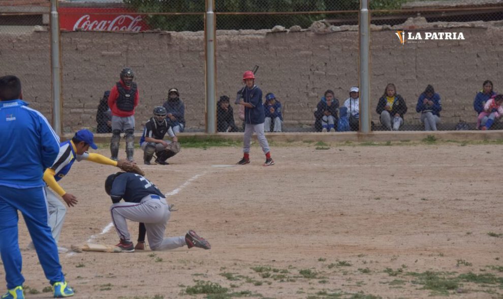 Torneo nacional de softbol en Oruro