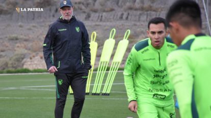 Antonio Carlos Zago dirige la selección boliviana en su preparación para el partido contra Perú