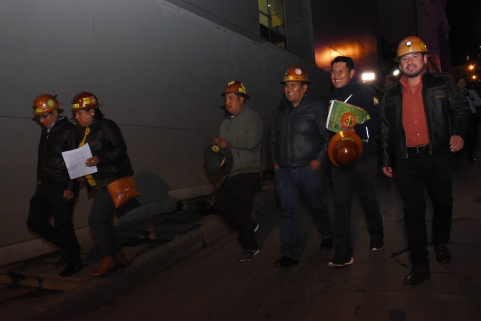 Mineros Auríferos en estado de emergencia tras reunión con el Presidente Arce