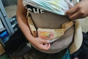 Aprehenden a mujer con 14.8 millones de pesos argentinos intentando cruzar la frontera ilegalmente