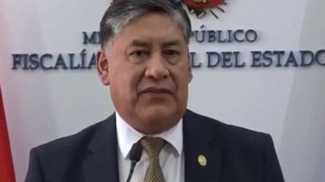 Juan Lanchipa insiste en juicio ordinario contra Jeanine Añez